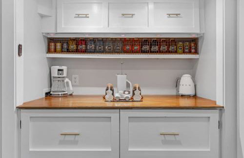 Space Cowboy - Huge yard, Firepit, close2downtown - Foto 15