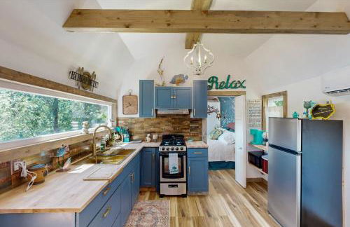 Hot Tub and Fire Pit Lakeside Getaway, Dogs Welcome - Foto 8