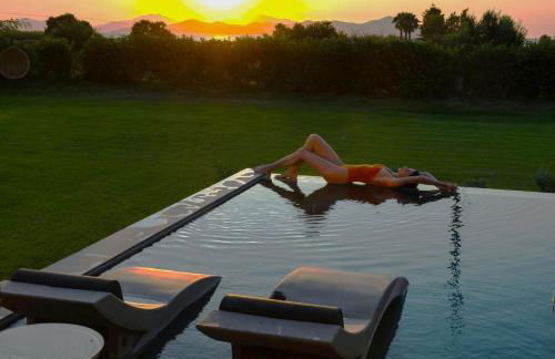 Aphrodite Luxury Suites, Private Heated Pool & Jacuzzi -Romantic Escape for Couples - Photo 77