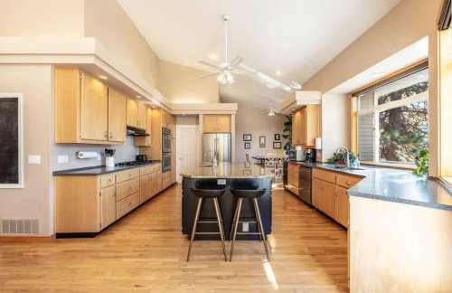 Breathtaking Lake Fernan Views & Cozy Comforts - Foto 10