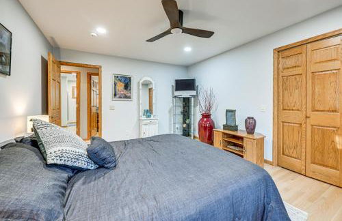 Pet Friendly with Game Room, Hot Tub and Private Dock! - Foto 16