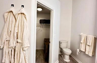 Modern 3BR Villa with Heated Pool & BBQ 14mi to Disney - Photo 18