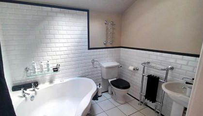 The Old Telephone Exchange - surrounded by fields! - Photo 3