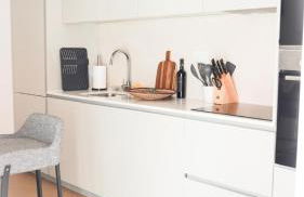 Kalumi Aparthotels - Japandi-Style Apartments with Terrace, Pergola, and Portuguese BBQ - Foto 5