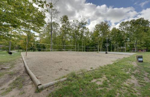 Cassopolis Cabin with On-Site Fishing Pier! - Foto 35