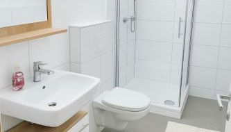 Gemeinschaftsunterkunft Doppelzimmer für max 10P I 2 Bäder I Küche I einzeln oder komplett buchbar - Foto 3, Shower