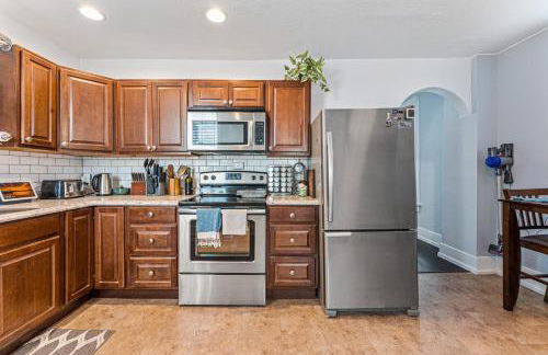 HOT TUB Firepit Pool Table Patio Cozy Downtown Denver - Foto 23