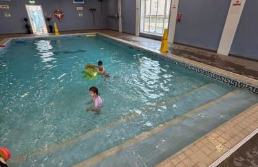 Welsh Bayview Retreat 2-Bed Caravan & 2-Bed Chalet at Clarach Bay Holiday Village - Foto 9