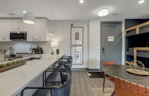 6 Min to Broadway - Gym Rooftop Sleeps 8 - Foto 17