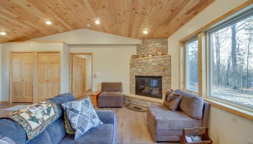 Hines Vacation Rental with Grill Walk to Lake! - Foto 5