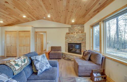 Hines Vacation Rental with Grill Walk to Lake! - Foto 5