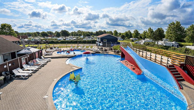 8 Person Holiday Park Home in Bogense - Foto 5, Piscina