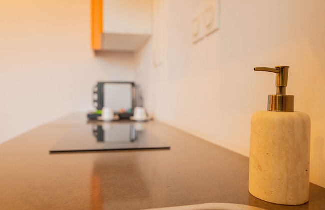 The Six Apparthotel - Photo 78