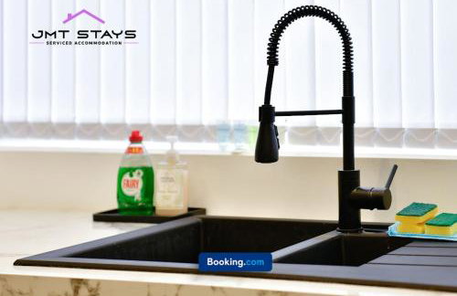 premium Offer for Extended Stays by JMT Stays l Swansea Short Lets and Serviced l With Private Parking - Foto 33