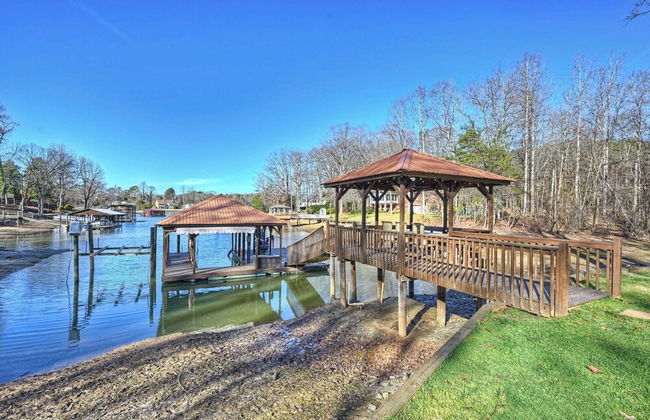 Winding Down by Avantstay Sleeps 20 + Dock, View - Photo 58