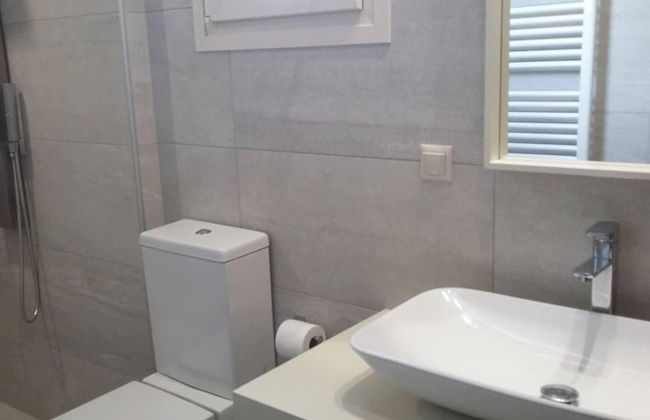 Luxury Holiday Home 4 Bedroom Villa in Paleokastro - Photo 13