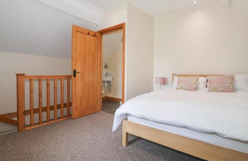 Daisy Nook - Photo 17