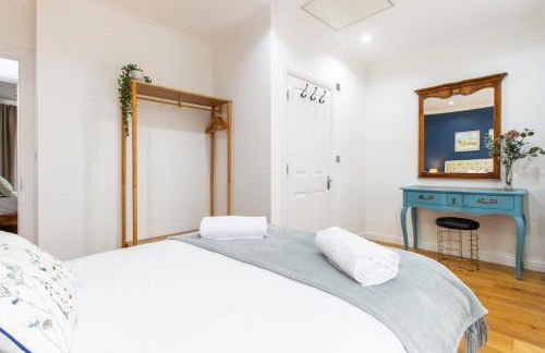 Spacious 4BR house, 2 en suites with garden & on-site parking - Foto 33