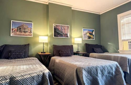 Spacious 3 Bedroom Sleeps 12 with 7 Beds plus Parking - Foto 2