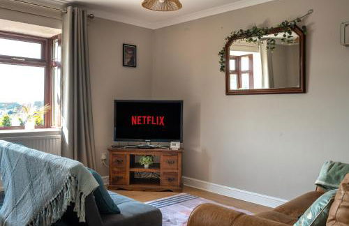 Parking - Garden - Views - M4 Work Stay - Photo 16