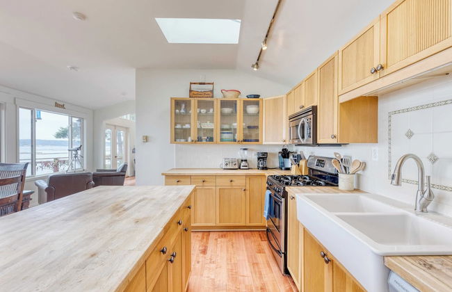 Madrona Beach House by Avantstay Waterfront Home - Foto 17