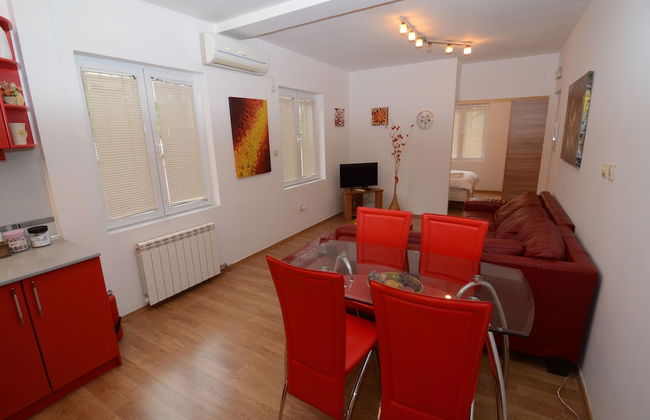 Maritimo Apartments - Photo 11