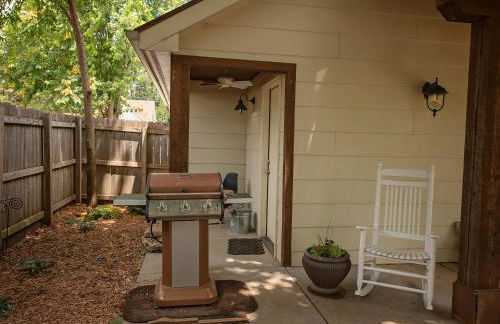 The Cherry St House near Missouri State University - Foto 34