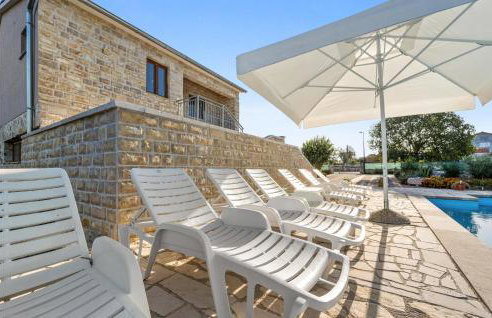 Awesome Home In Unesic - Foto 8