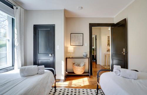 Mid-Century Modern Fayetteville Home Close to Town - Foto 16