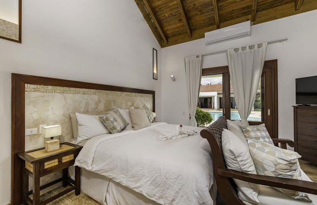 Casa de Campo Villa Luxurious Property up to 12 People With Pool Jacuzzi BBQ Golf - Photo 13