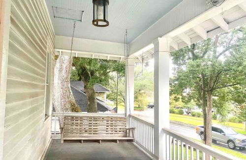 Old Dauphin Way Historic Home - Unit 2 - Photo 17