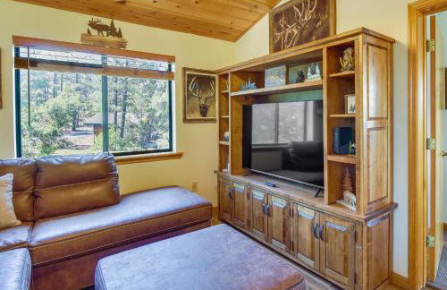 2 Mi to Show Low Lake: Scenic Cabin w/ Balcony - Foto 12