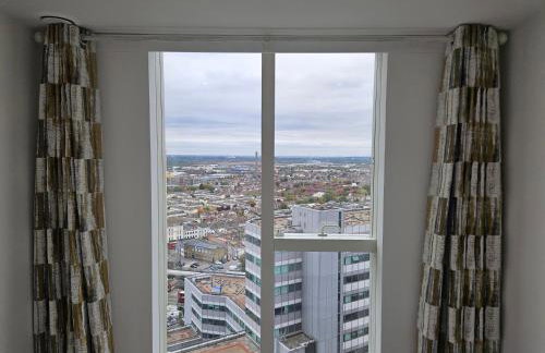 Stylish 1BDR Flat with 24hr Concierge East Croydon - Foto 33