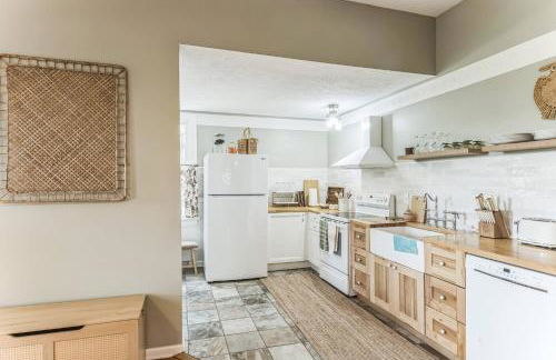 Old School Charm | Sleeps 6 - Foto 26