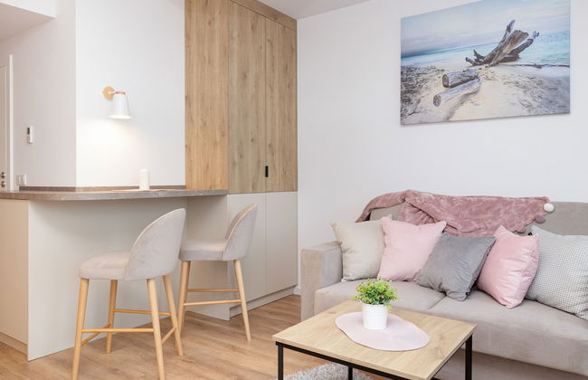 Jantaris Apartments by Renters - Photo 77