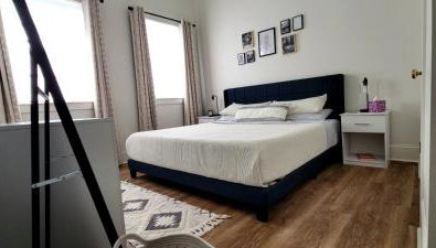 Entire Spacious Vacation Home - 1 mile to all Attractions - Foto 3