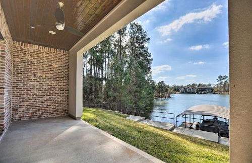 Elegant Lake Conroe Townhome with Boat Slip! - Foto 25