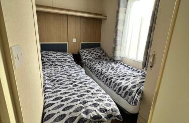 Mollys Retreat pet friendly three bed caravan with small garden Newquay Bay Resort Quieter area of park - Foto 14