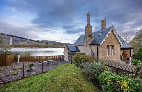 Cosy Lodge Getaway with Private Beach & Fireplace - Foto 52