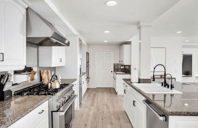 Castlewood by Avantstay Malibu Cliffside + View - Photo 54