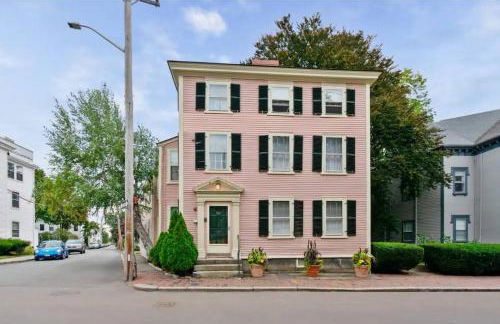 1BR on SALEM Common w/ Parking l Walk to Town - Photo 3