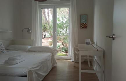 Diseño y luz entre los pinos - Foto 30