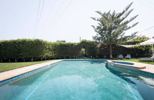 Chara's Private Villa with Swimming Pool & jacuzzi - Foto 1