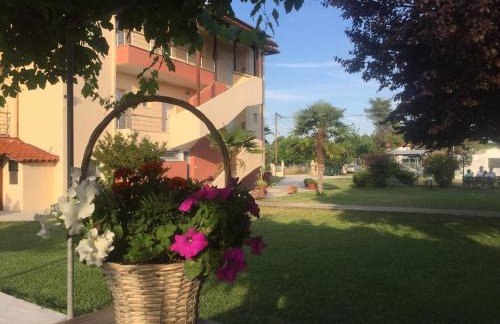 Evangelia's Family House - Photo 40