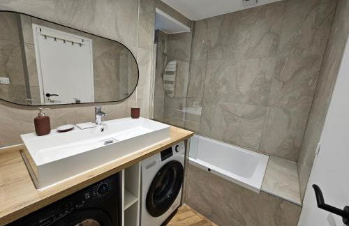 Appartements 4, 5 et 10 personnes rénovés en centre-ville - Foto 20