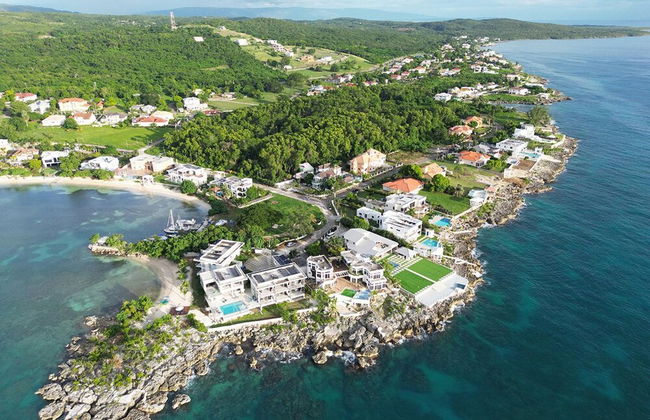 Santosha Whitehouse JM - 10 Bedroom Villa w Private Beach - Photo 58