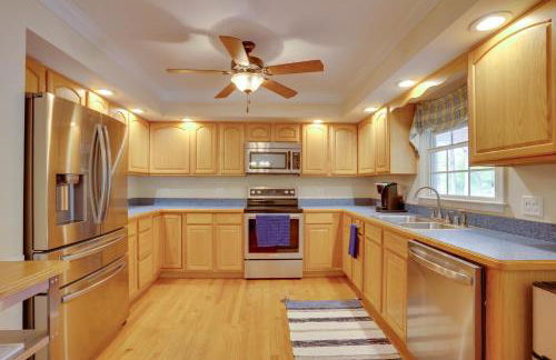 Mineral Getaway with Grill, Fire Pits and Boat Docks! - Foto 8