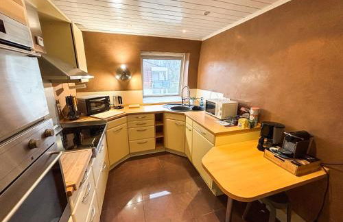 Le Green Field Lodge - Parking Gratuit - Standing - Centre Ville - Commerces à Proximité - Foto 10