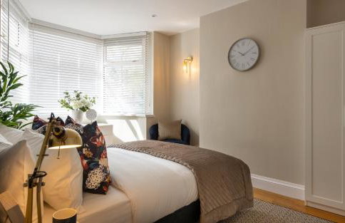 Large Luxury Solihull 5 Bedroom House - The Residence - Close to NEC - Sleeps 9 - Photo 15