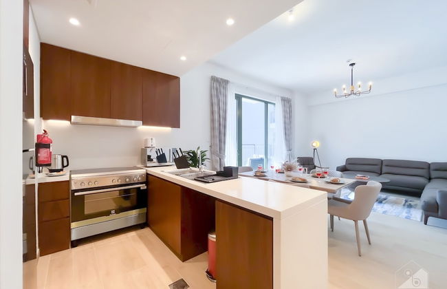 Stunning Beach View Apt. with Balcony Jumeirah La Mer - Photo 14